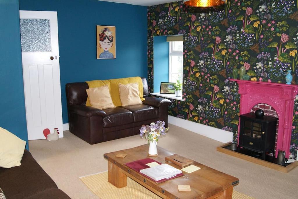 Top Floor At Cantref House Brecon Extérieur photo