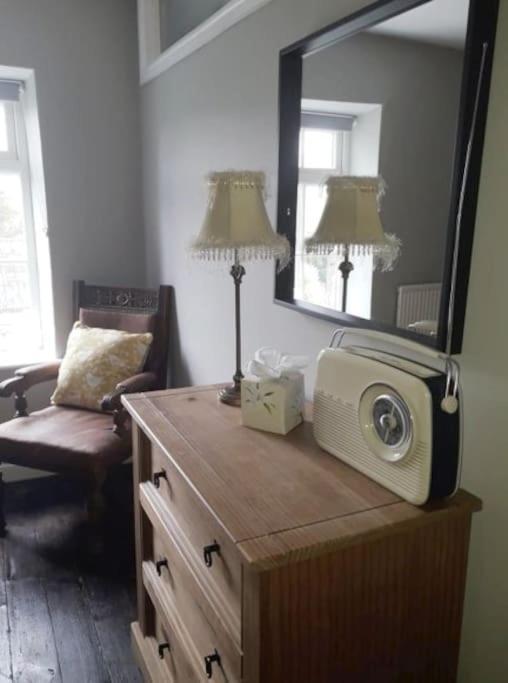 Top Floor At Cantref House Brecon Extérieur photo
