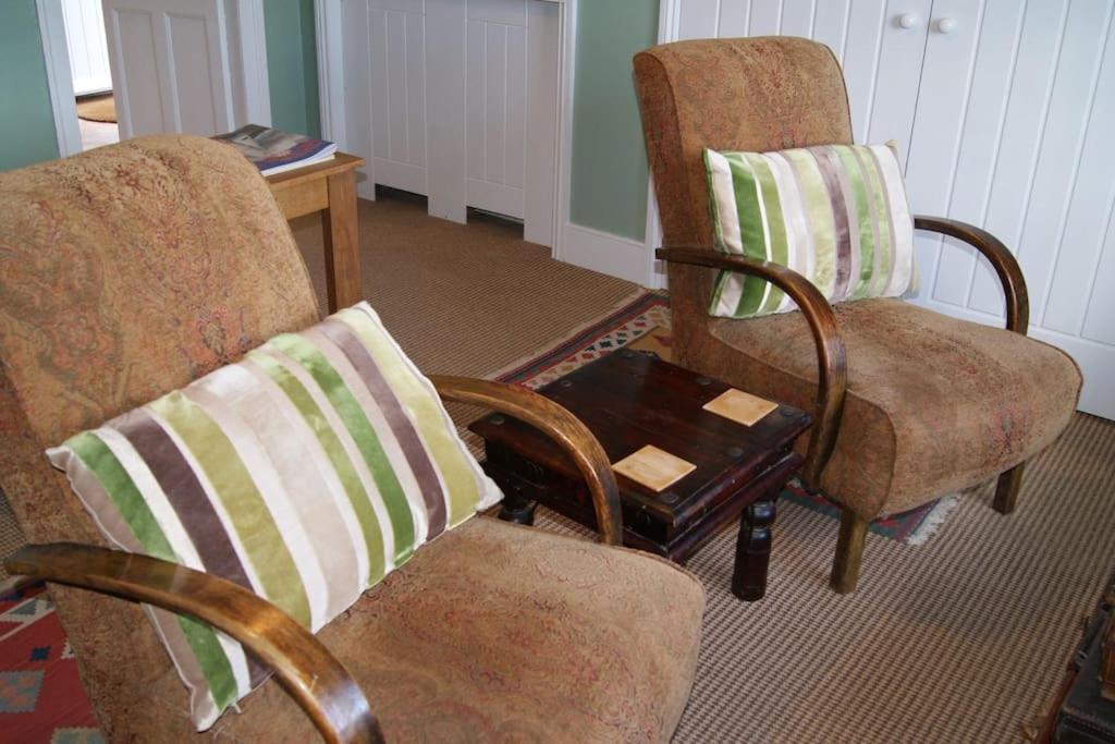 Top Floor At Cantref House Brecon Extérieur photo
