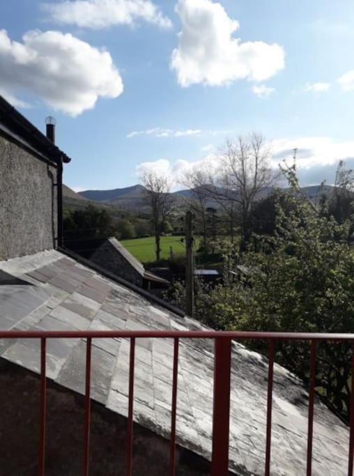 Top Floor At Cantref House Brecon Extérieur photo